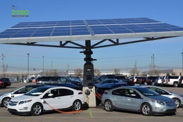 Uttar Pradesh Opens First Solar-Powered EV Charging Station in Banthra